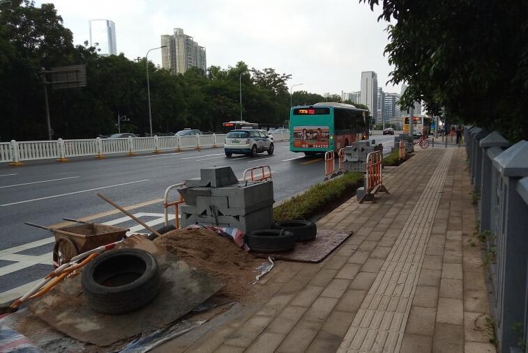 筍崗橋人行道建種植池引爭(zhēng)議，屬品質(zhì)提升工作